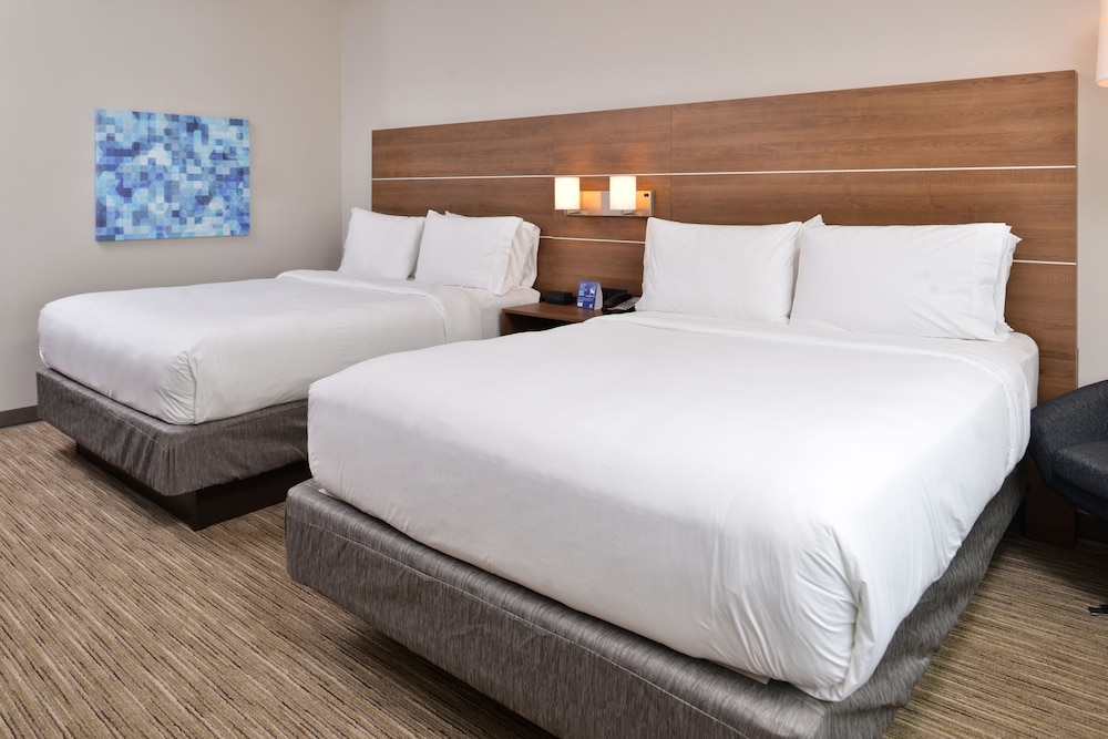 Suite, 2 Queen Beds, Non Smoking