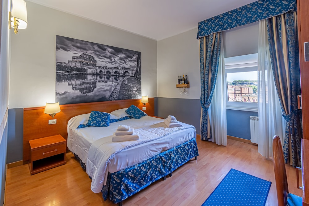 Deluxe Suite, 2 Bedrooms, 2 Bathrooms, City View photo 1