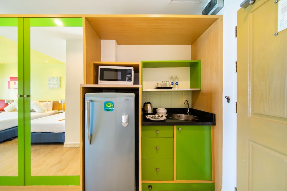 Deluxe Room, Sea View (No Balcony) - Photo 5