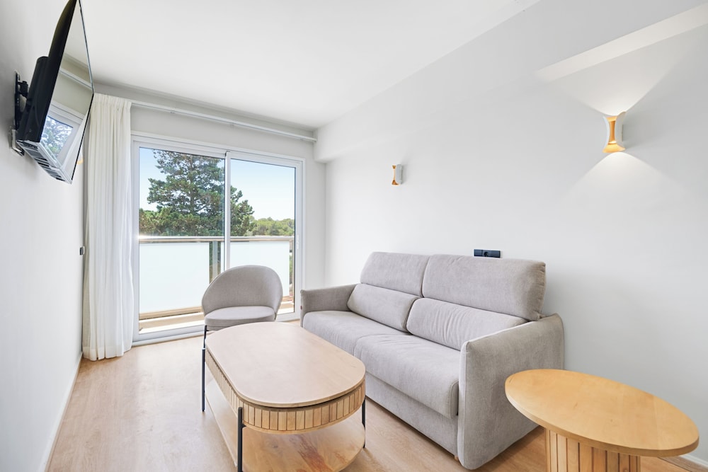 Suite - Photo 7