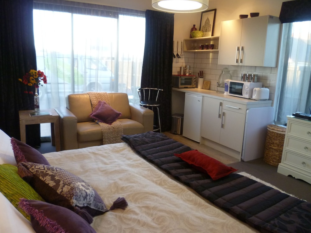 Koura Super King Room photo 3