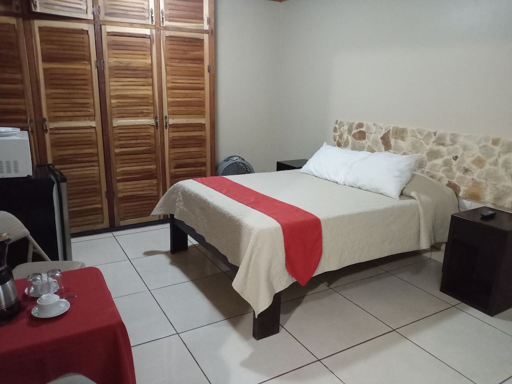 Junior Room, 1 Bedroom, Ensuite photo 3