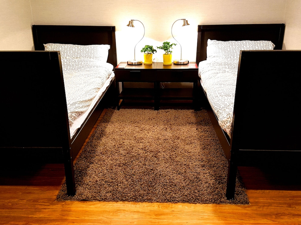 Twin Room (Main/annex random assignment)