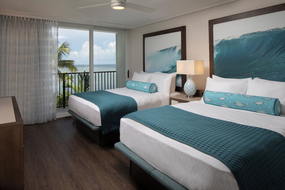 Suite, 1 Bedroom, Partial Ocean View (2 Queens)