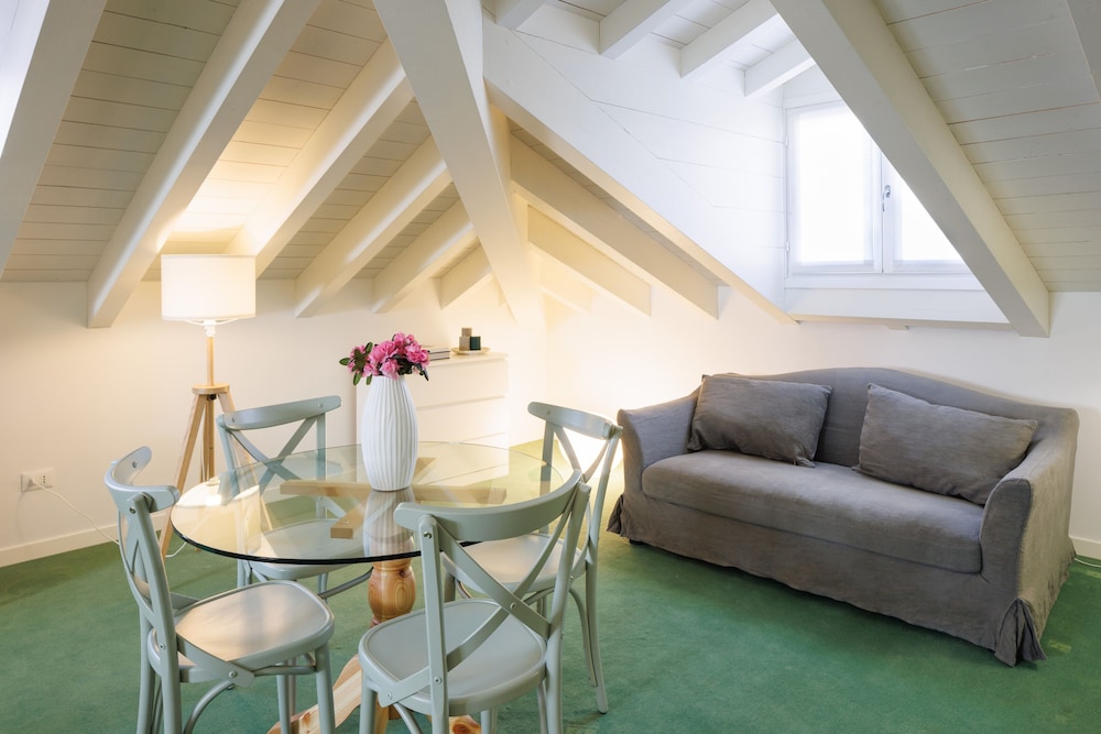 Superior Studio Suite (Suite - Leonardo)