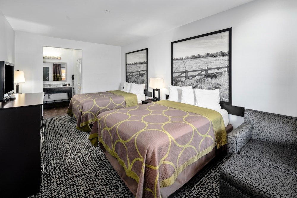 Studio Suite, 2 Queen Beds, Non Smoking - Photo 4