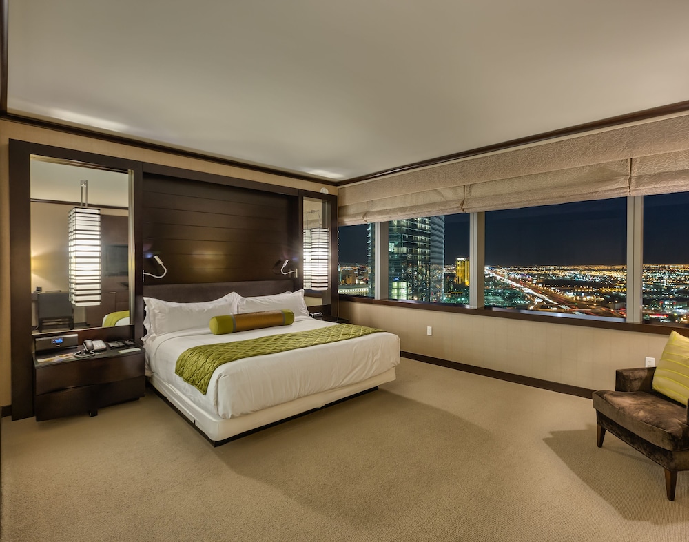 PANORAMA STRIP VIEW SUITE (2BR) - 42nd Floor photo 1