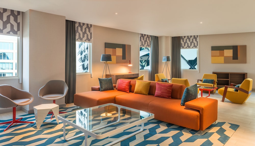 Ultra Savvy Suite, 1 King Bed