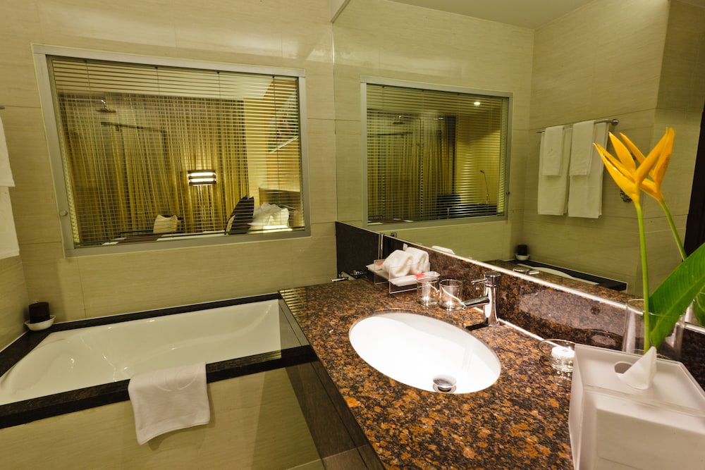 Ramada Suite - Photo 4