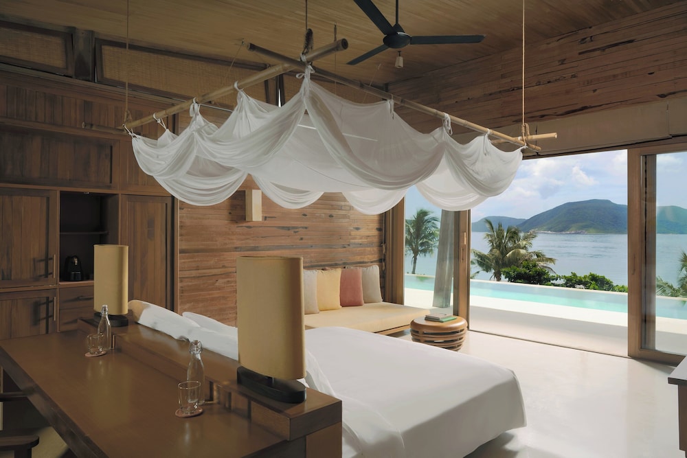 Beachfront 4-Bedroom Pool Villa - Photo 1