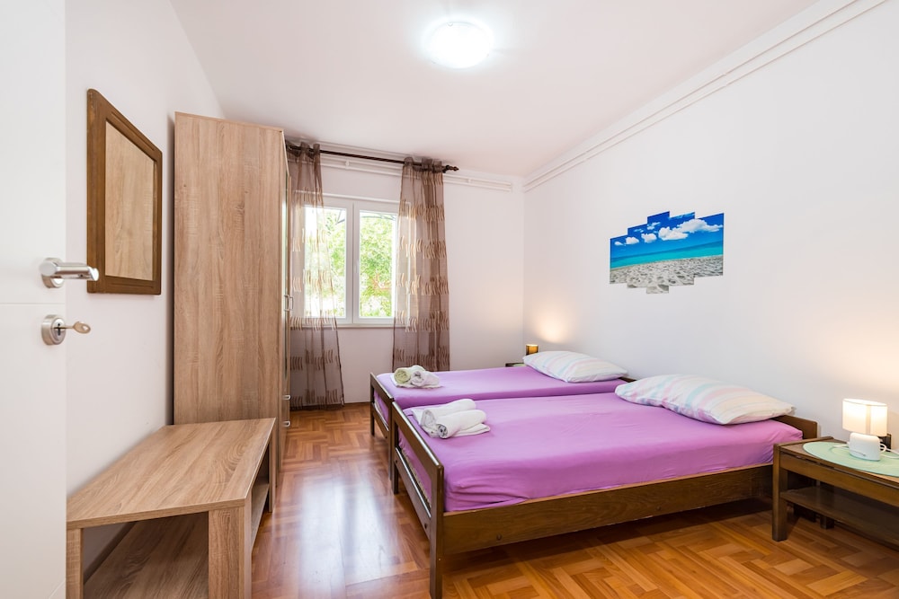 Apartment, 2 Bedrooms, Balcony, Garden View
