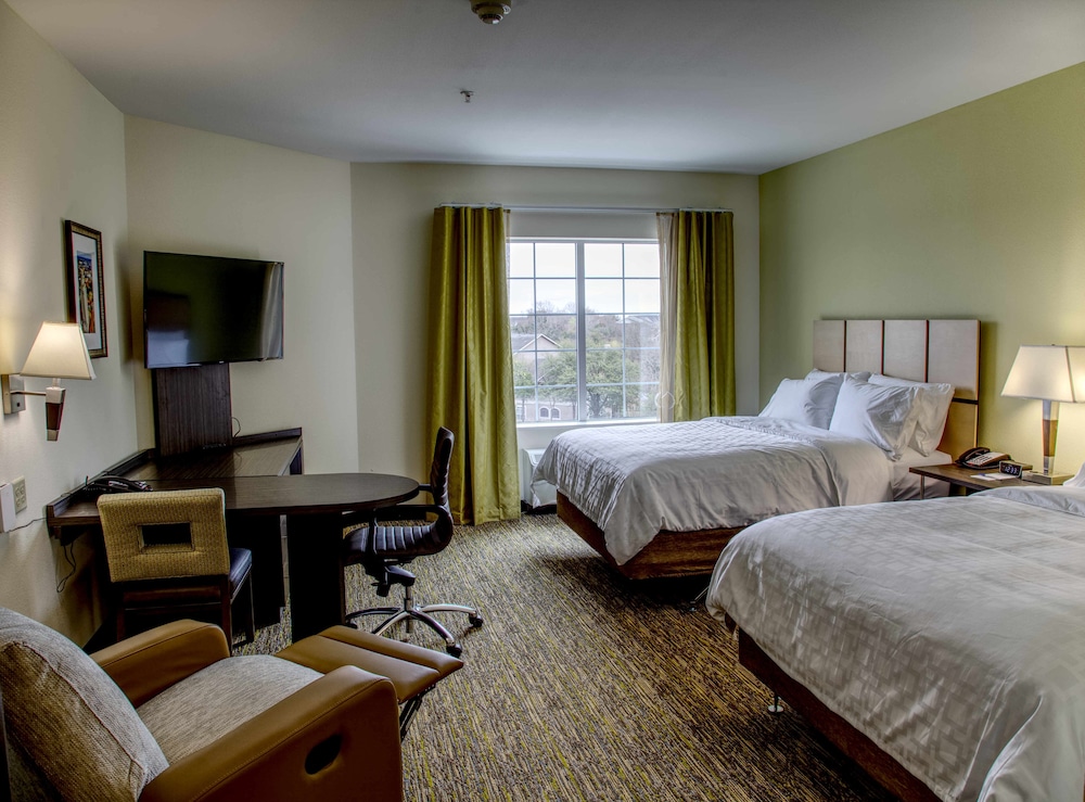 Standard Room thumbnail 5