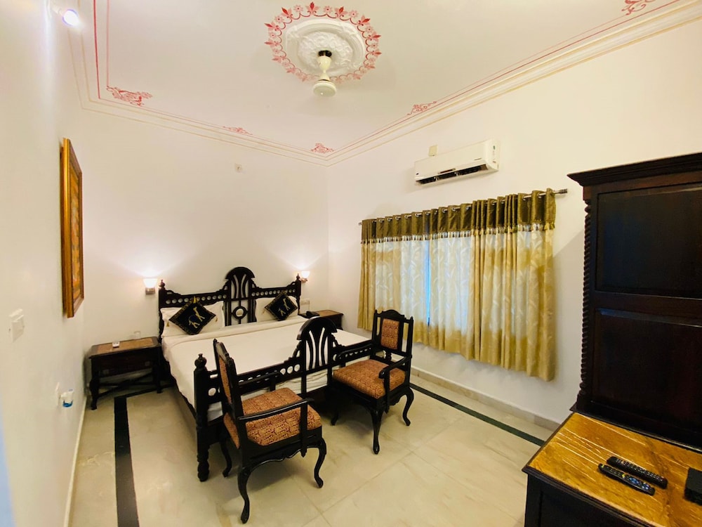 Royal Room