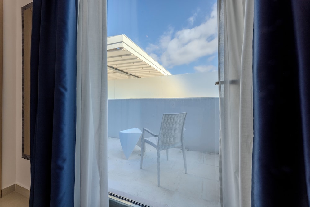 Standard Triple Room photo 3
