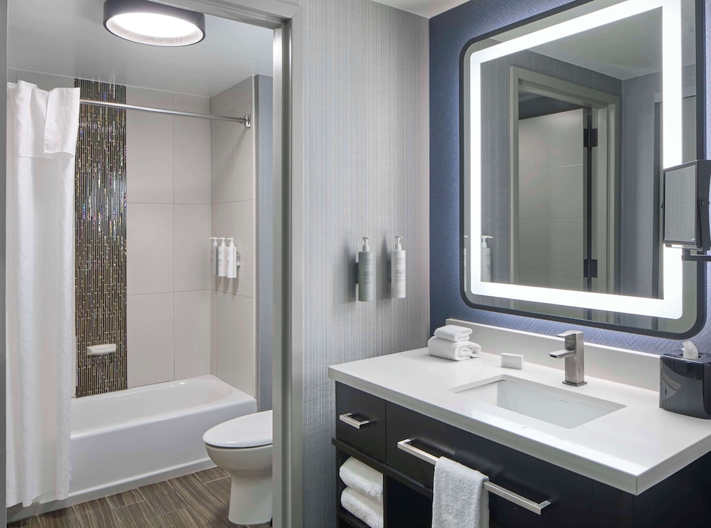 Suite, 2 Queen Beds, Accessible, Balcony (Hearing)