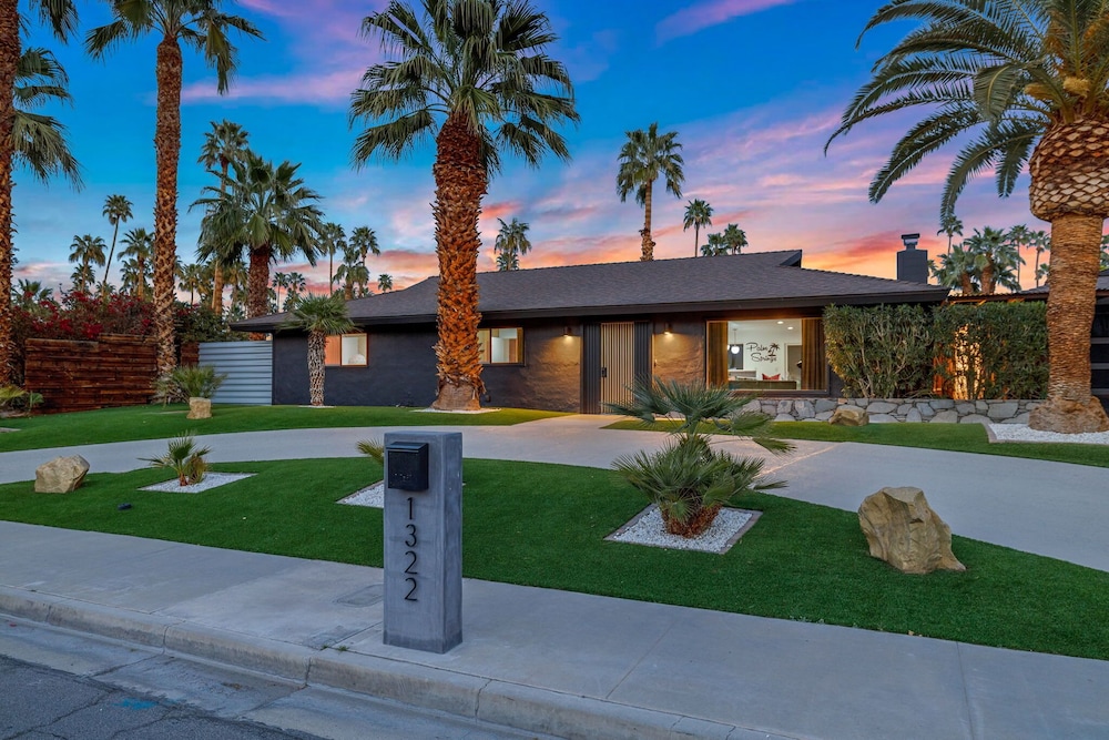 The Ritz - Luxury Home With Pool Speakeasy Bar, Billede 32