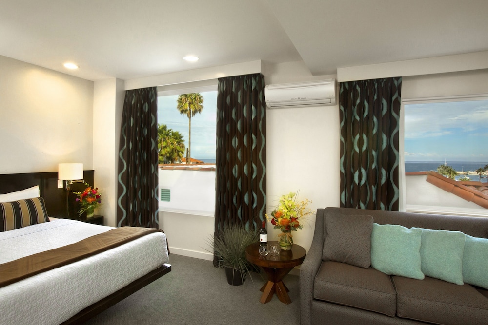 Junior Suite, Partial Ocean View - Photo 2