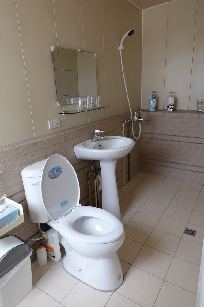 Standard Quadruple Room, 1 Bedroom, Shared Bathroom photo 2