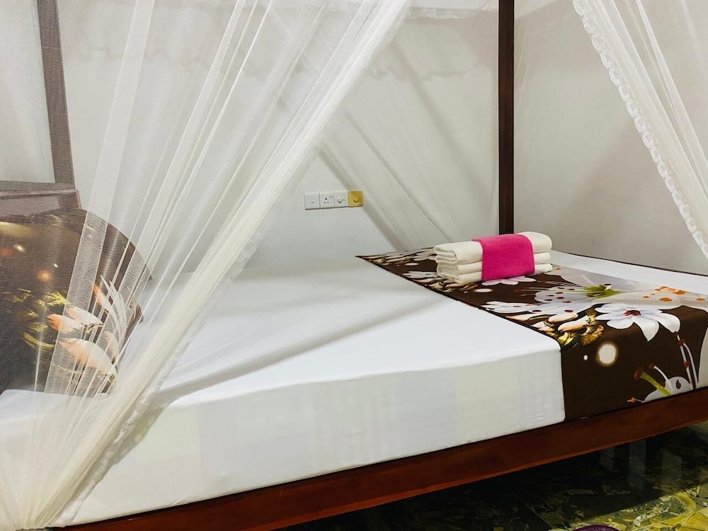 Basic Double Room, 1 Queen Bed, Non Smoking photo 1