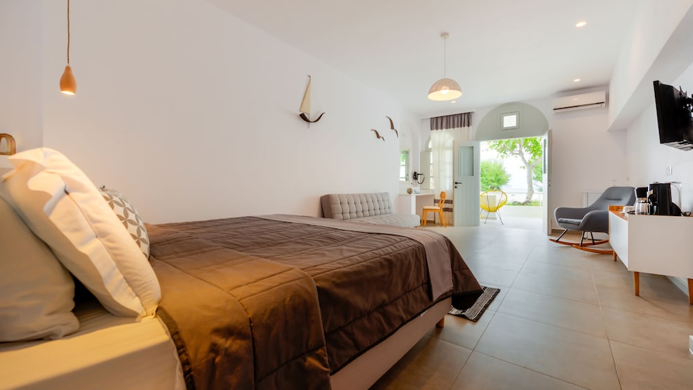 Junior Suite, 1 Queen Bed, Sea View