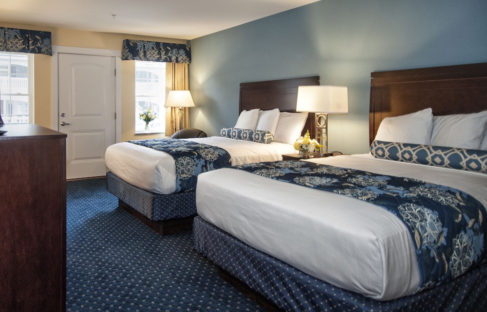 Deluxe Room, 2 Queen Beds, Non Smoking photo 1