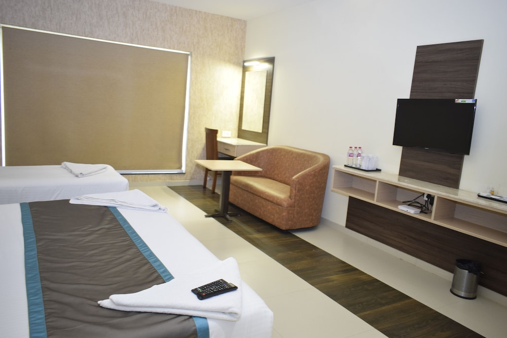 Executive Room - Photo 7