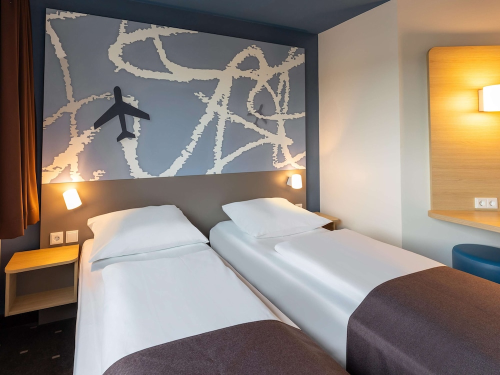 Twin Room - Photo 4