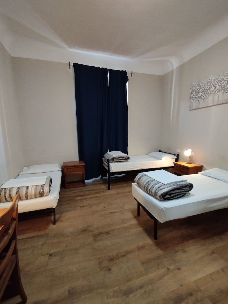 Basic Shared Dormitory, Women only photo 1