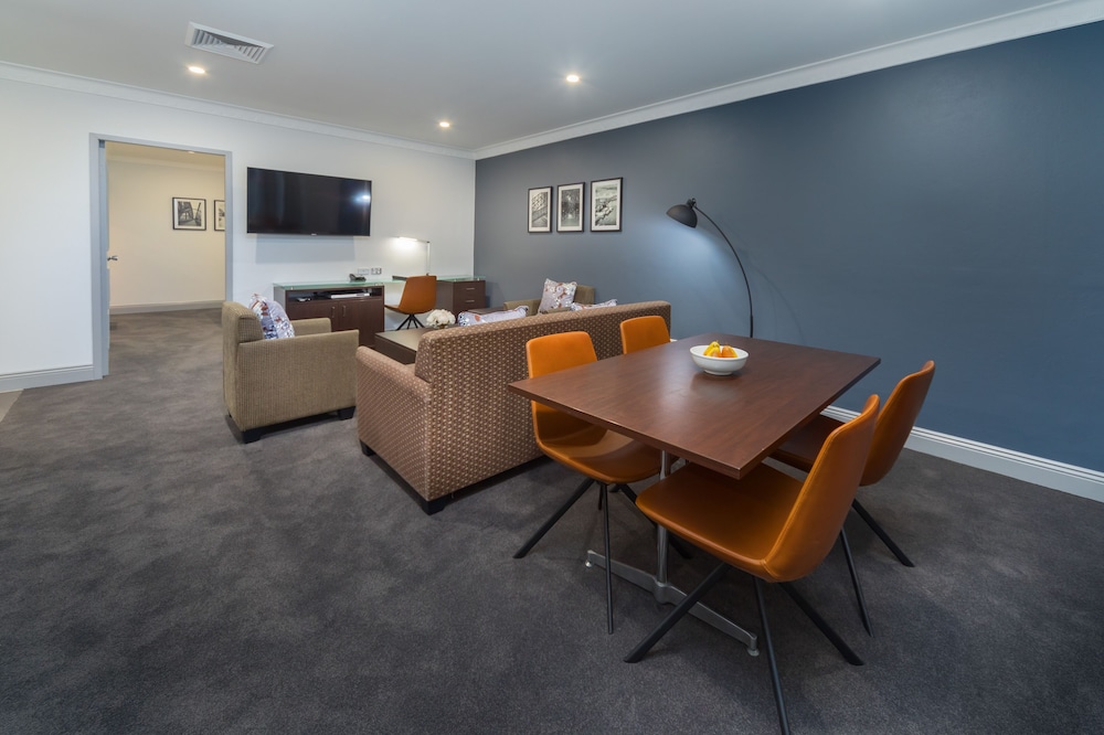 Back 2 Bedroom Apartment 301 (No View) + Light Breakfast placed in Room