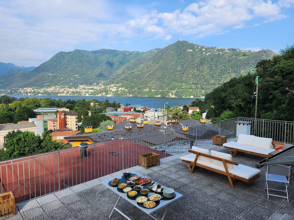 Deluxe Penthouse, Lake View