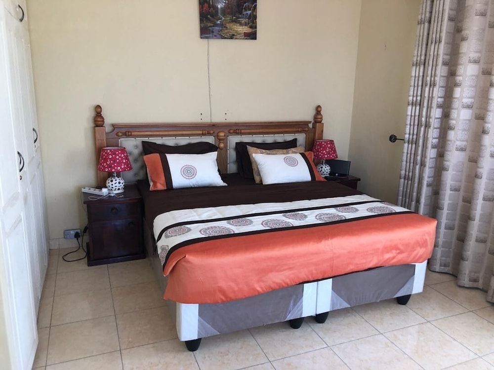 Executive Villa photo 2