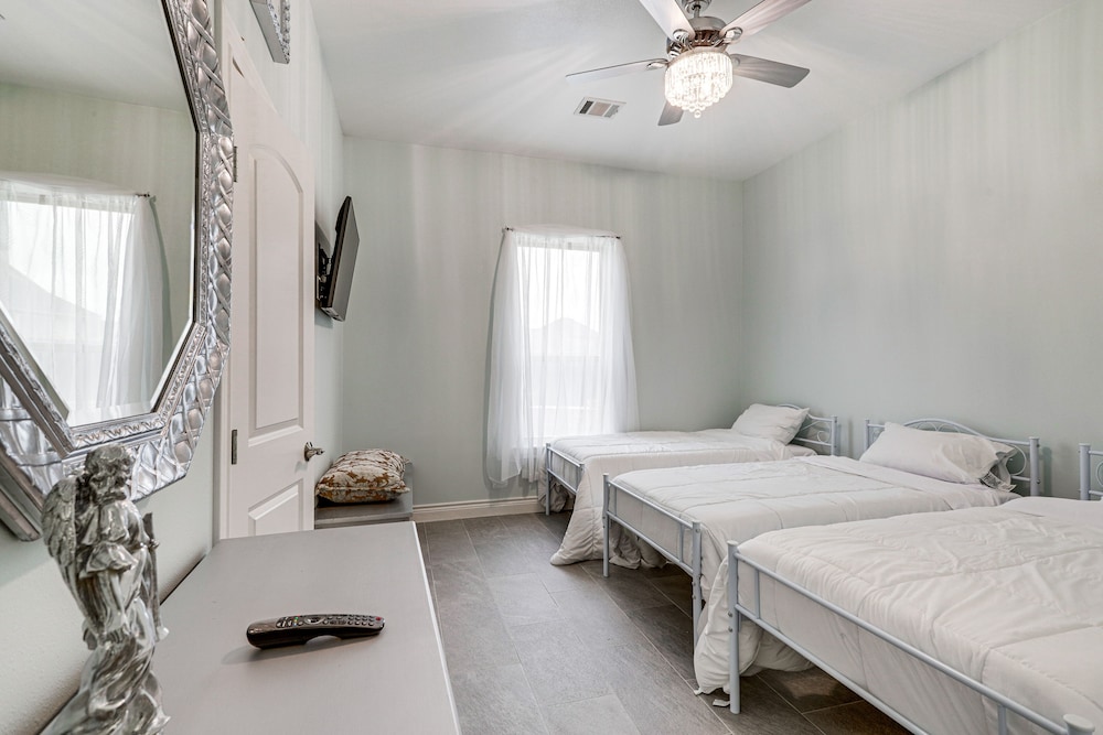 House (4 Bedrooms) photo 1
