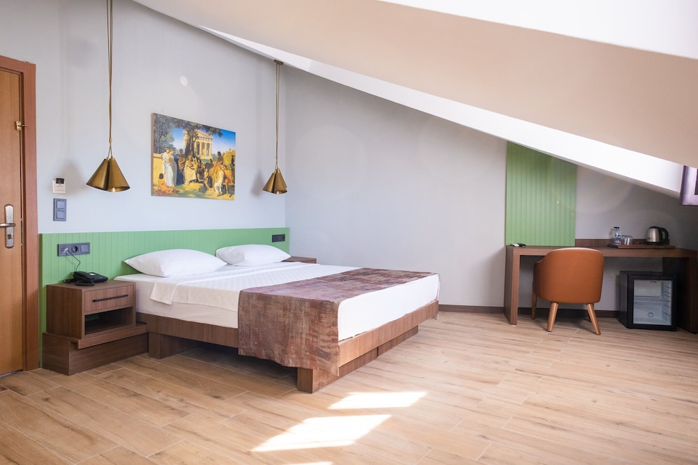 Economy Double Room photo 3