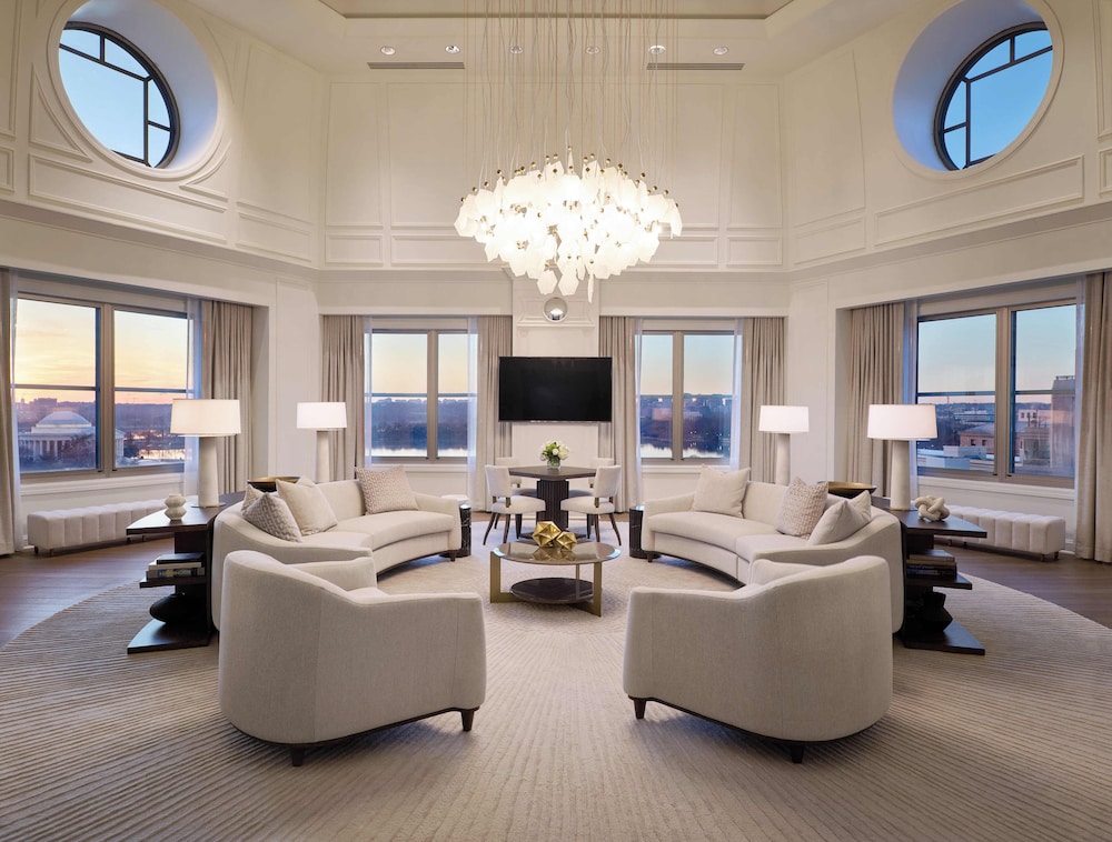 Presidential 2-Bedroom Suite