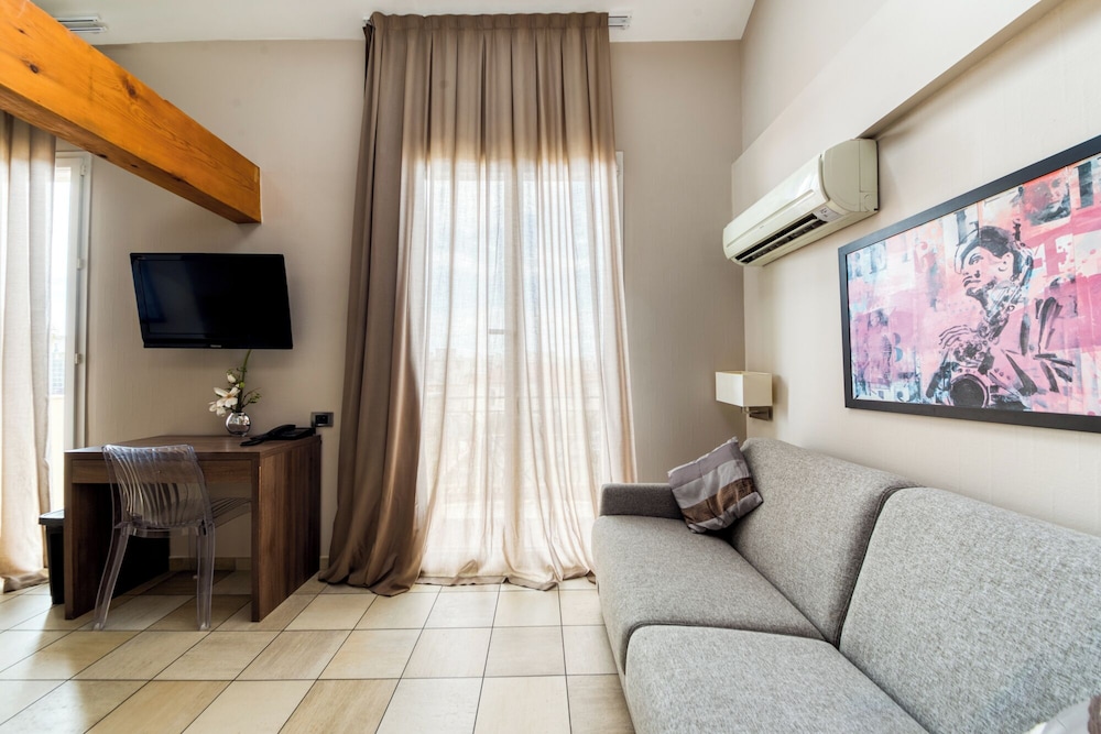 Duplex - Photo 4