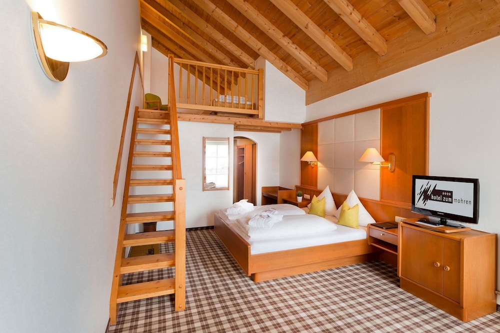Deluxe Quadruple Room, Balcony photo 1