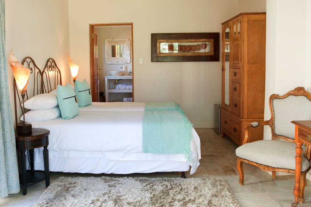 Deluxe Double or Twin Room - Photo 6