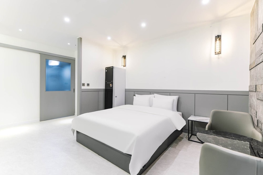 Premium Double Room - Photo 1