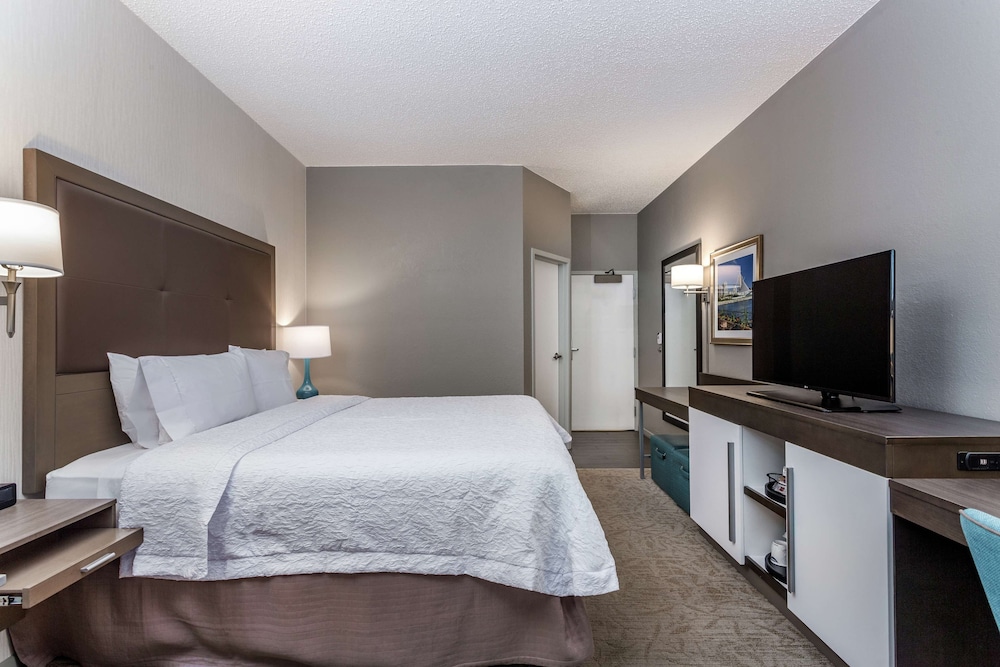 Standard Room, 1 King Bed - Photo 2