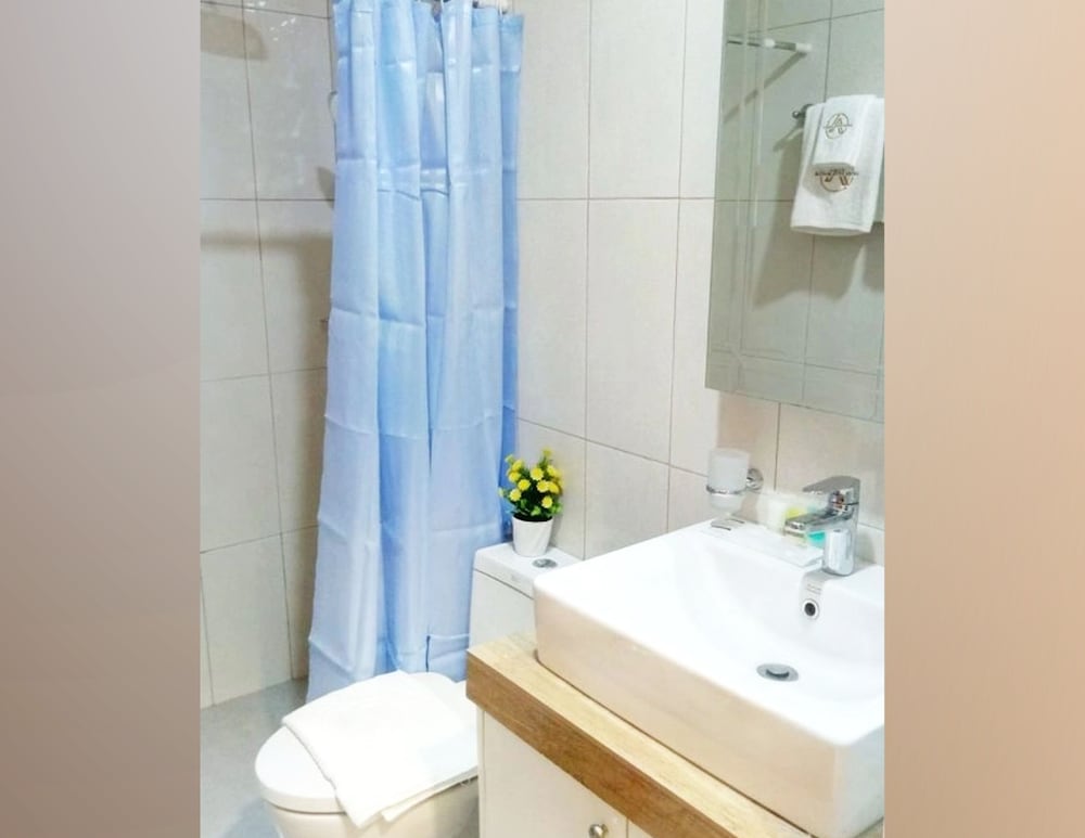 Deluxe Room, 2 Queen Beds, Non Smoking photo 2