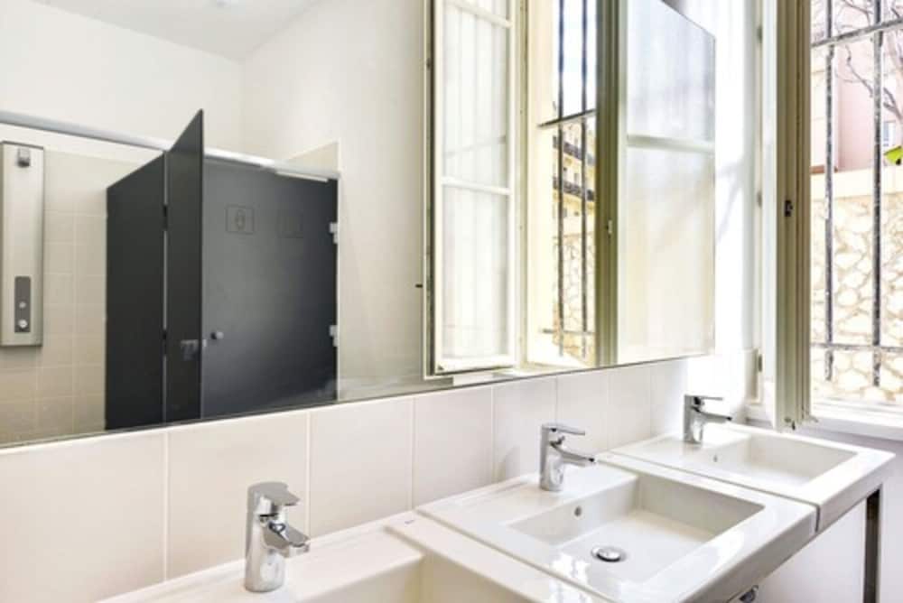 Room, private bathroom (6pers) - Photo 3
