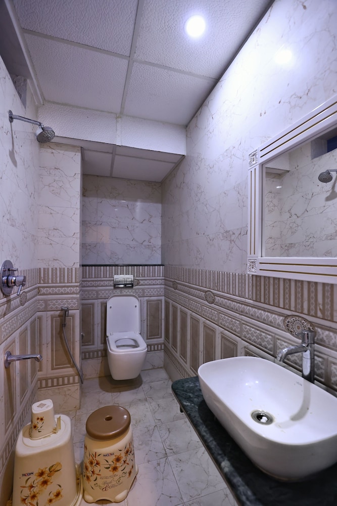 Standard Twin Room - Photo 3