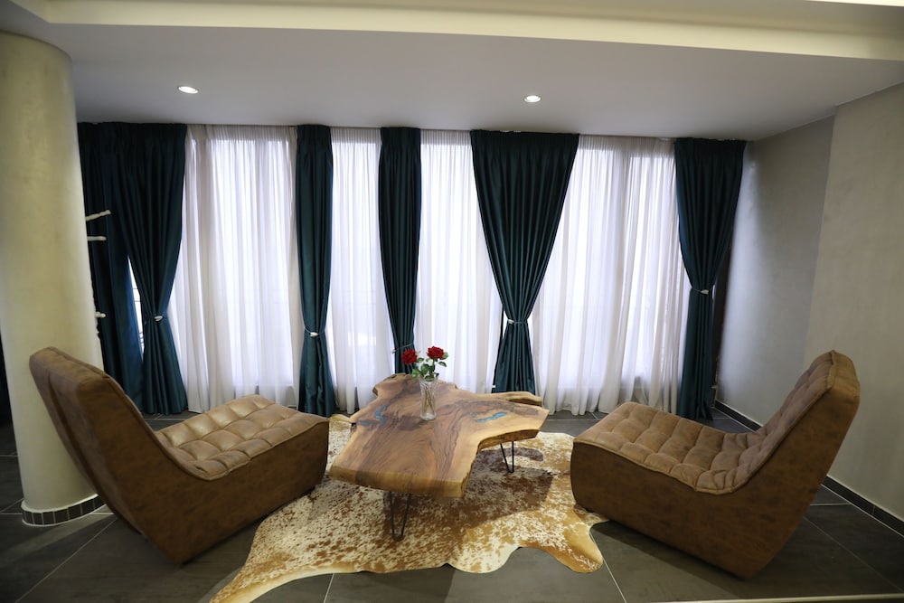 Elite Suite photo 2
