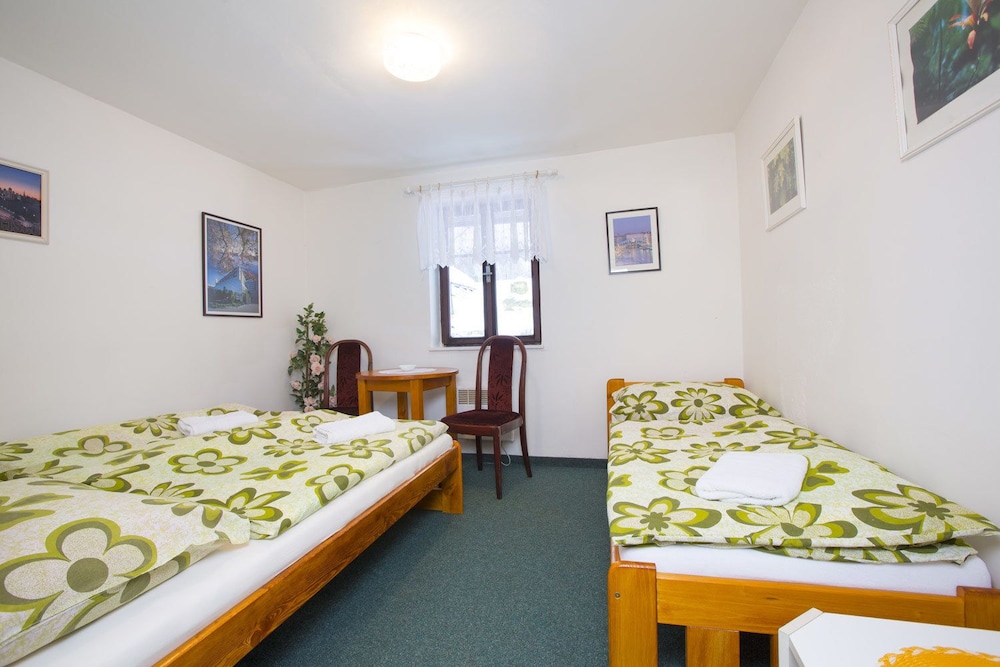 Triple Room, Ensuite photo 1