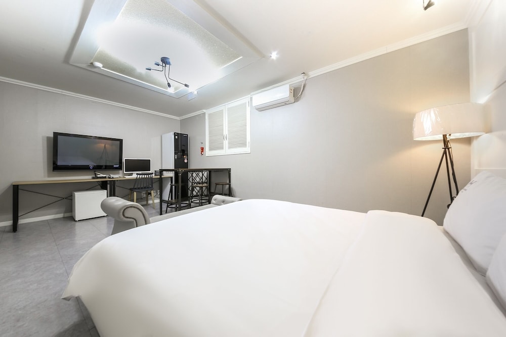 Signature Room, City View photo 3