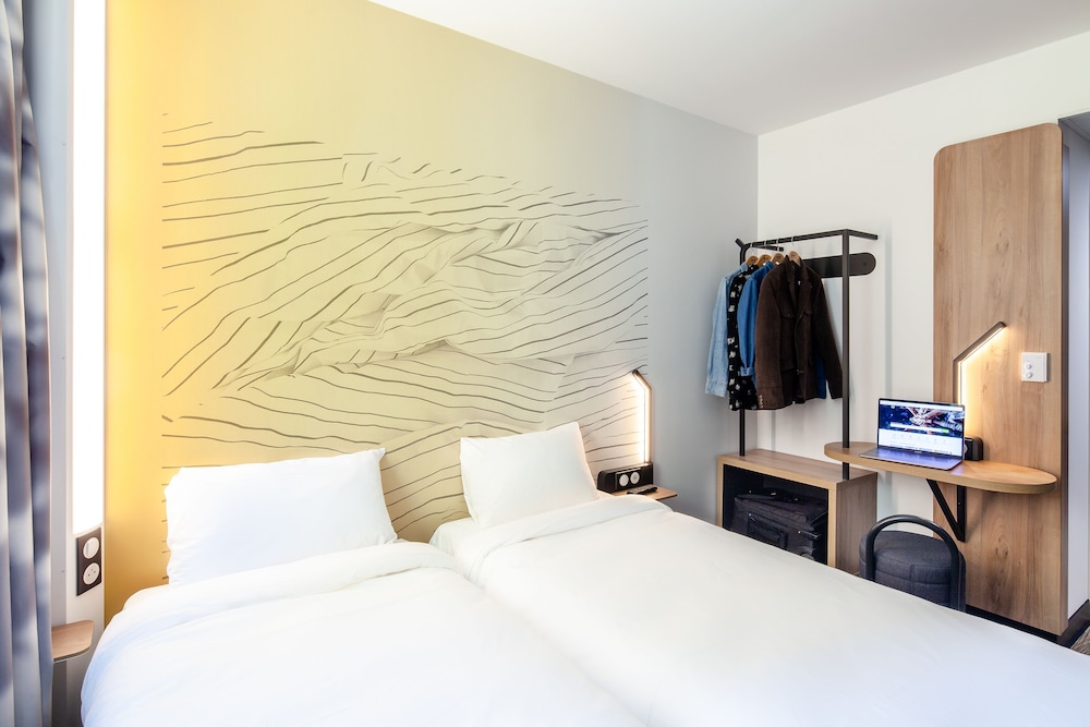 Twin Room, Non Smoking - Photo 2
