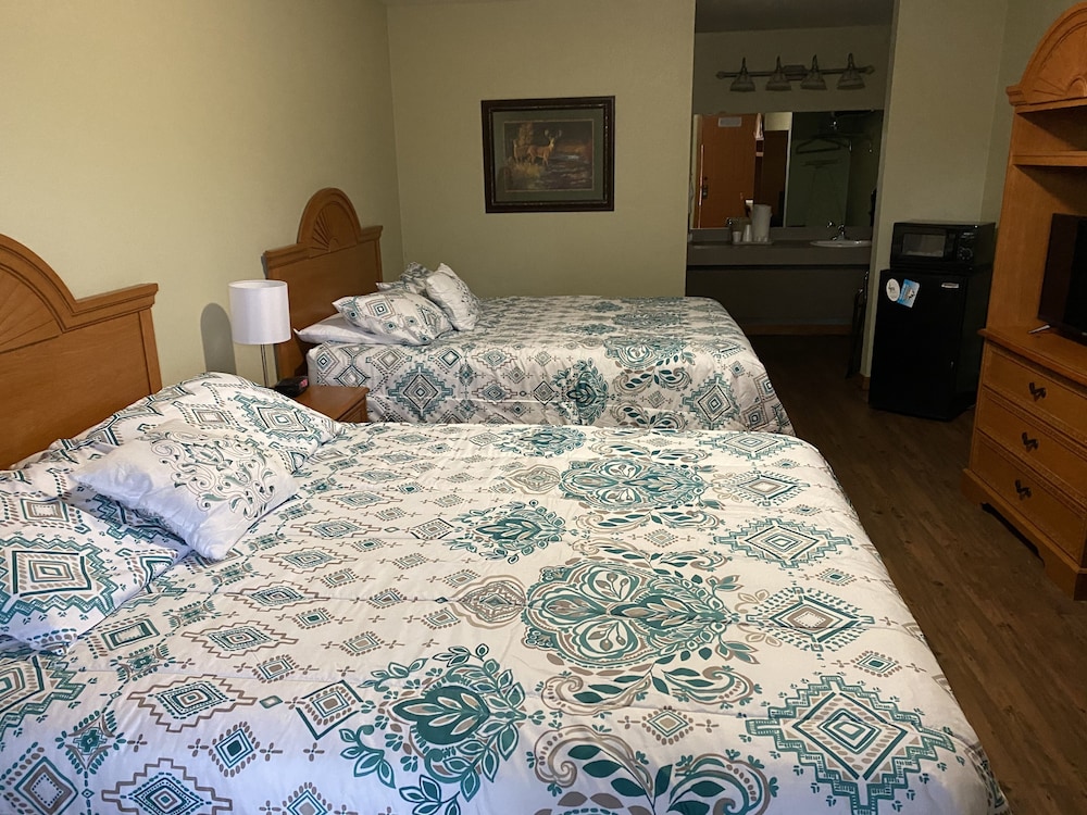 Standard Room, 2 Queen Beds, Non Smoking photo 1