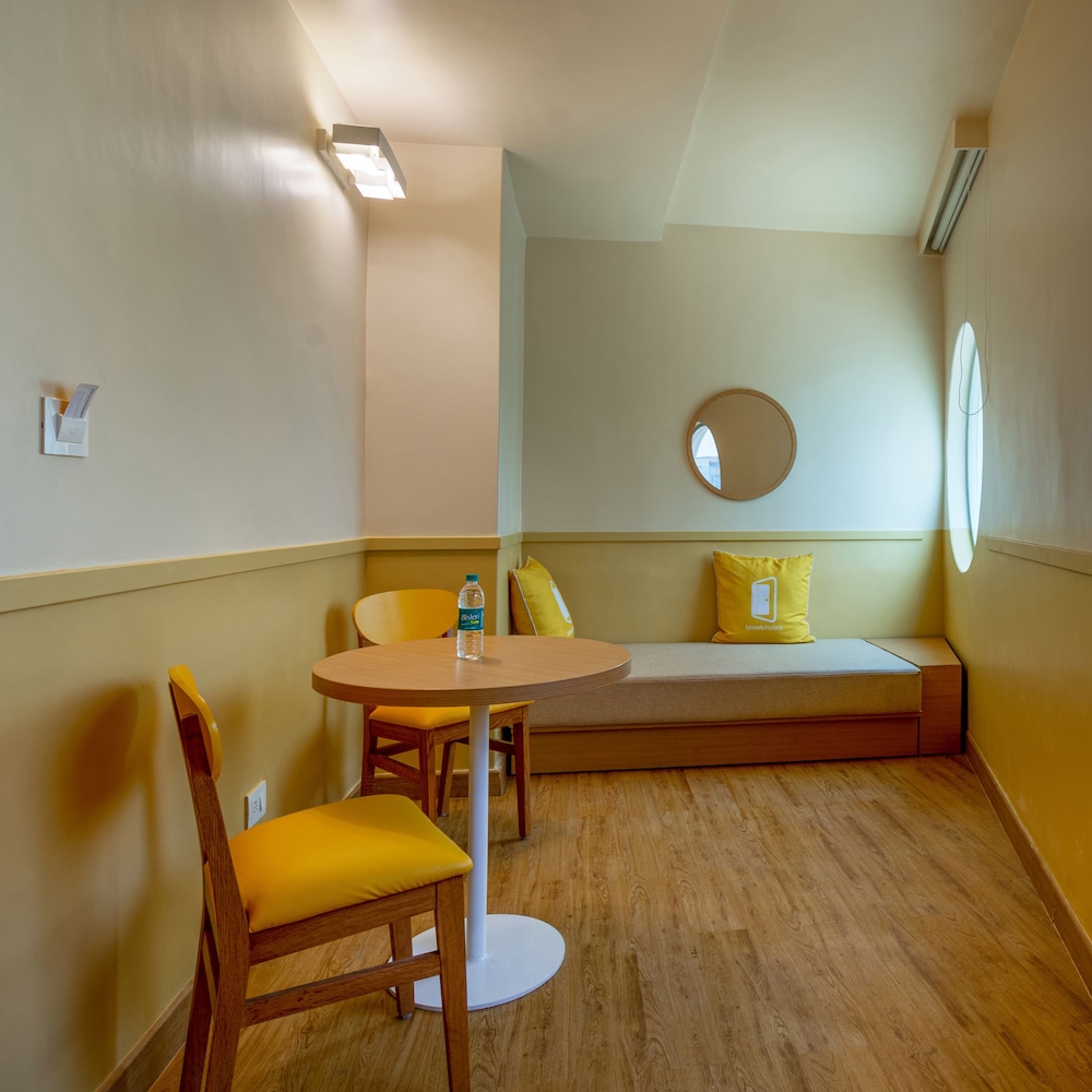 Signature Room - Photo 1