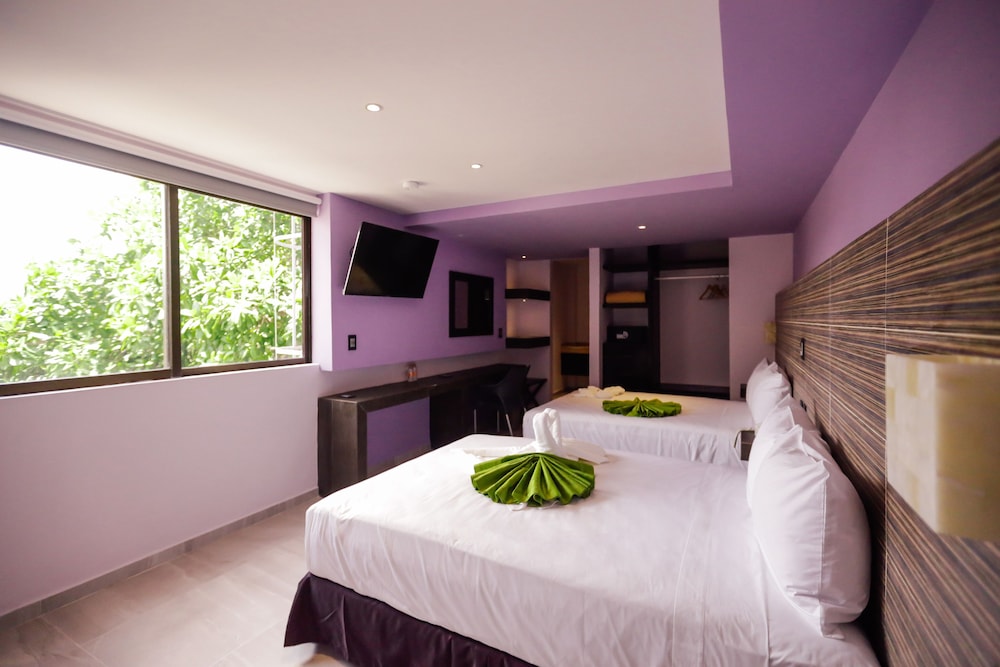 Standard Double Room, 2 Double Beds, Private Bathroom, City View photo 3