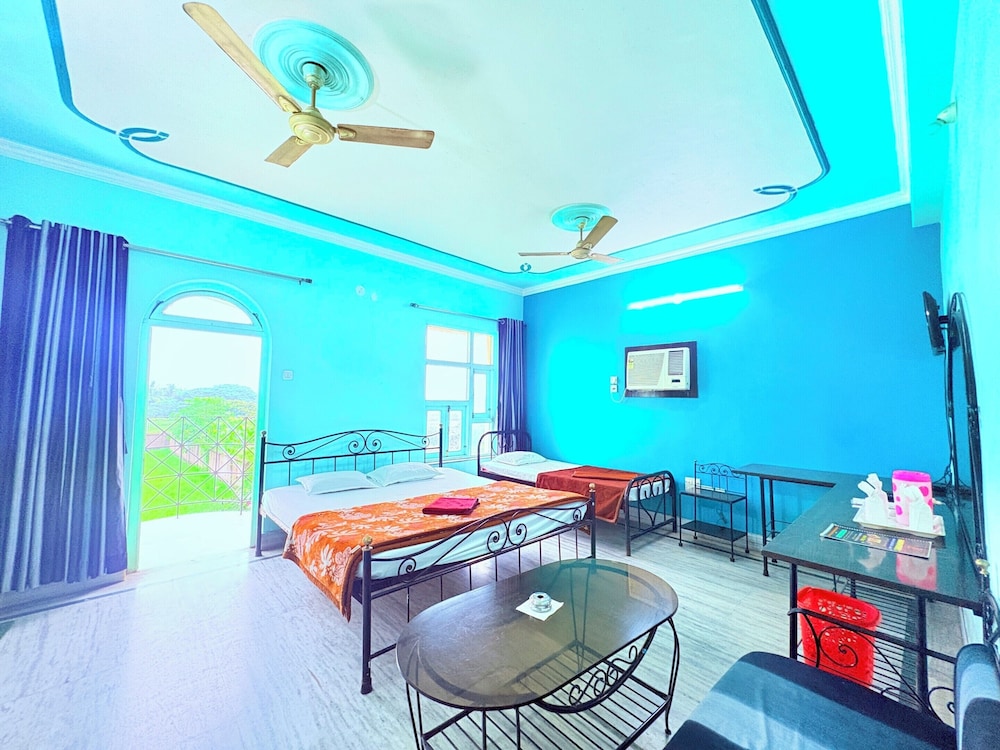 Deluxe Triple Room, City View